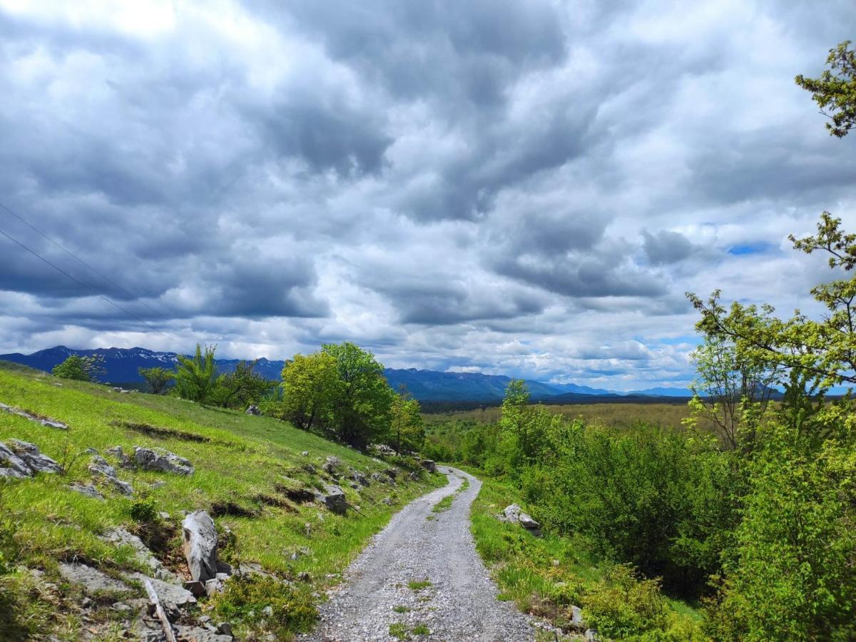 Velebit Lodge Lovinac  Екстериор снимка
